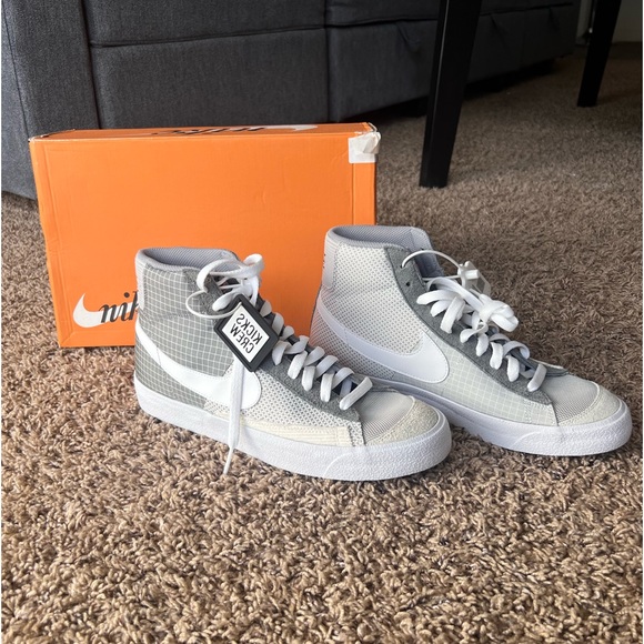 BRAND NEW Nike Blazer ‘77 in Patch smoke-grey. - Picture 1 of 4